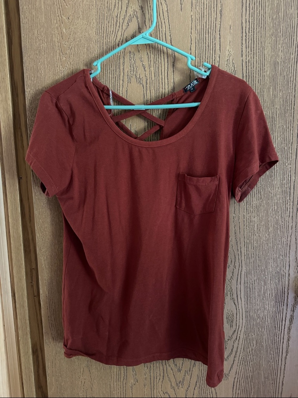 Splash Short Sleeve Tee with Crisscross Back in Burgundy/Burnt Orange